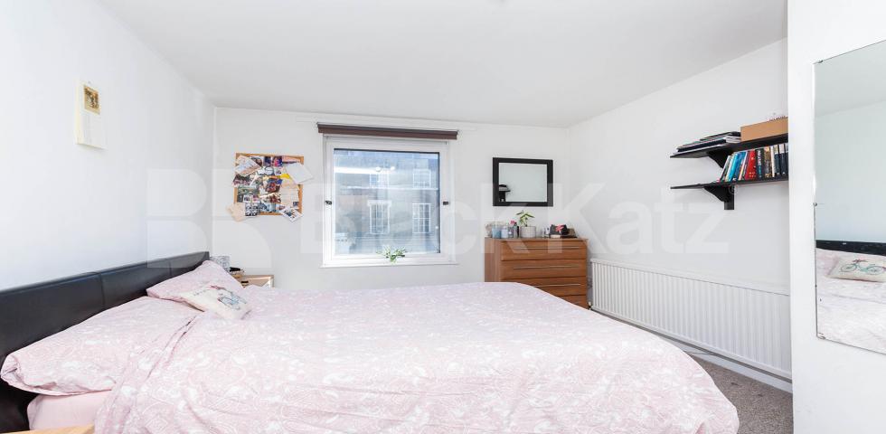 Two double bedrooms modern kitchen & bathroom mis to Marylebone Station.  Boldero Place, Marylebone